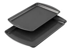 Wilton Perfect Results Non-Stick Oblong Cake Pan With Lid And Cutter, 3-Piece Set & Perfect Results Premium Non-Stick Bakeware Cookie Baking Sheets Set, 2-Piece, Steel -Wilton Shop 31CAswgm9xL