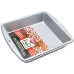 Wilton Recipe Right Non-Stick 8 Inch Square Pan, 8" X 8" X 2" (1-Unit)