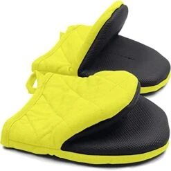 Mini Oven Mitts, 2 Pack Heat Resistant 300 ºF Little Oven Gloves Pot Holder Neoprene Cotton Trivet For Kitchen Cooking - Non-Slip Grip, Hanging Loop, 7 X 6 Inches, Grey (Yellow) -Wilton Shop 41I95Z8EhOL. AC