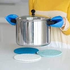 Lue Potholders Set Trivet Set - Blue Kitchen Accessories - 100% Cotton Hot Pads 7 Inches Diameter - Silicone Mitts For Hot Pots And Pans - Ideal For Cooking And Baking -Wilton Shop 41O4kPznDWL