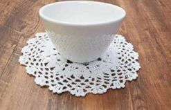 TOSEEY 24 Vintage Hand Made Crochet Doilies Dollies Lace Crochet Cup Mat Pad Coaster Wedding Tea Party Decoration 2-7 Inches (White) -Wilton Shop 41P3PPYsyiL