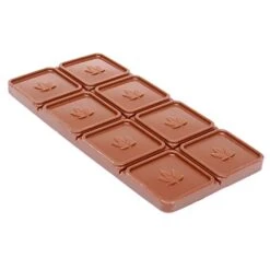 Marijuana Leaf Chocolate Bar Silicone Candy Mold Trays, 2 Pack -Wilton Shop 41W3QmxOf6L
