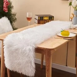 Table Runner, Thanksgiving Modern Small White Fur Table Runners For Party Birthday Christmas Friendsgiving Wedding Dinning Table, Decorative Rug Luxury Faux Fur Runner For Table(11.8x47.2inch) -Wilton Shop 41iFAuJmPuL. AC
