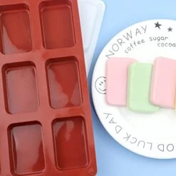 Silicone Mini Loaf Pans 12 Cavities Mini Bread Brownie Pan Silicone Brownie Pan With Dividers For Mini Bread Brownie Cornbread Cheesecake & Chocolate -Wilton Shop 41m58ANUnpL