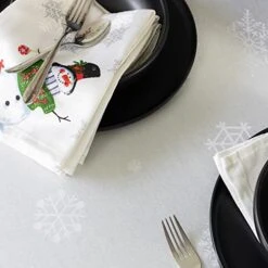 Ve Snowman Engineered Printed Fabric Cloth Napkins For Christmas, Winter, And Holiday Tablecloths (Believe Snowman, 18" X 18" Napkins Set Of 4) -Wilton Shop 41tEmGxfDVL