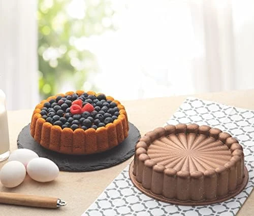 Exclusive & Novelty Collection Cake Pans (Daisy, Bordeaux) 7 Exclusive & Novelty Collection Cake Pans (Daisy, Bordeaux) - Image 5