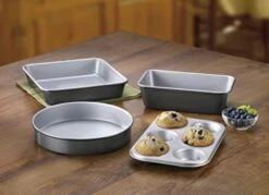 Cuisinart Chef's Classic Nonstick Bakeware 4-Piece Starter Set,Silver/Black 19 Cuisinart Chef's Classic Nonstick Bakeware 4-Piece Starter Set,Silver/Black -Wilton Shop 41x6R5S7sxL