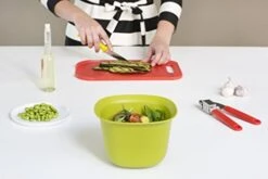 Brabantia Small Mixing Bowl, Plastic, Green, 1.5 Litre -Wilton Shop 41zJCmhQpqL