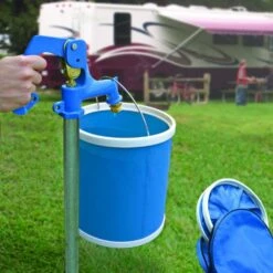 Camco Collapsible Bucket With Storage Case- Durable Pop Up Bucket With Watertight Fabric, Holds 3 Gallons Of Water - Great For RVs, Camping, Fishing, Boating, Hiking And More - Blue (42993), Blank Ski -Wilton Shop 511CdbIWqAL