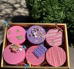 Oreo Mold - 3 Pack, 6 Cylinders Each - Cookie Molds Perfect For Plain Or Chocolate Covered Oreos - Round Molds For Candy, Cookies And Chocolate, And Even Soap Molds - Made From Non-Toxic Plastic 16 Oreo Mold - 3 Pack, 6 Cylinders Each - Cookie Molds Perfect For Plain Or Chocolate Covered Oreos - Round Molds For Candy, Cookies And Chocolate, And Even Soap Molds - Made From Non-Toxic Plastic -Wilton Shop 515ZfvA8vML