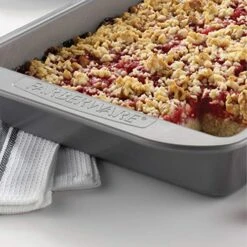 Nonstick Bakeware Nonstick Baking Pan / Nonstick Cake Pan, Square - 9 Inch, Gray -Wilton Shop 51IwKbCwEXL