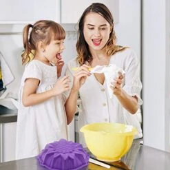 Silicone Regular And Fluted Cake Pan, 8 Inch Flower Cake Mold - Set Of 2 -Wilton Shop 51QoCmQw7jL