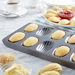Professional 12-Cup Non-Stick Madeleine Pan, 15.75-Inch-by-7.75-Inch 7 Professional 12-Cup Non-Stick Madeleine Pan, 15.75-Inch-by-7.75-Inch -Wilton Shop 51XptZ0yukS