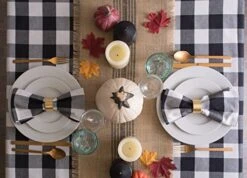 Buffalo Check Collection, Classic Farmhouse Tablecloth, Tablecloth, 70" Round, Black & White -Wilton Shop 51Zl1TN7X8L