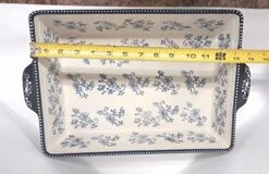 Baker 4 Qt 9"x13" Casserole Dish W/Lid-It (Tray) & Plastic Cover (Floral Lace Blue) -Wilton Shop 51euwYB3kCL