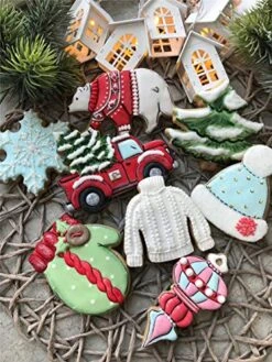 Winter Holiday Christmas Cookie Cutter Set - 4 Piece - Ugly Sweater, Stocking, Hat And Mitten Fondant Biscuit Cutters - Stainless Steel -Wilton Shop 51o6ZU2CJfL