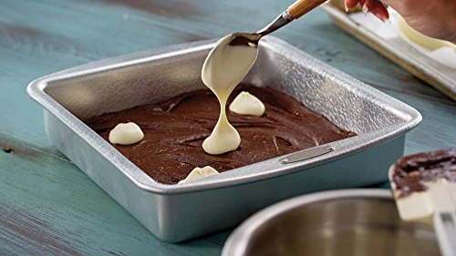 9" Square Cake Commercial Grade Aluminum Bake Pan 4 9" Square Cake Commercial Grade Aluminum Bake Pan - Image 2