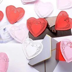 4 Inch Mini Valentine Heart Doilies Cutouts Lace Paper With 3 Colors Red, Pink And White For Valentine's Day Party (300 Pieces) -Wilton Shop 51w8h0RdVrL
