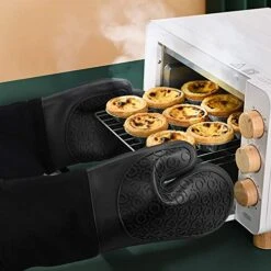 Extra Long Silicone Oven Mitts, Sungwoo Durable Heat Resistant Oven Gloves With Quilted Liner Non-Slip Textured Grip Perfect For BBQ, Baking, Cooking And Grilling - 1 Pair 14.6 Inch Black -Wilton Shop 51wXAX4yEvL