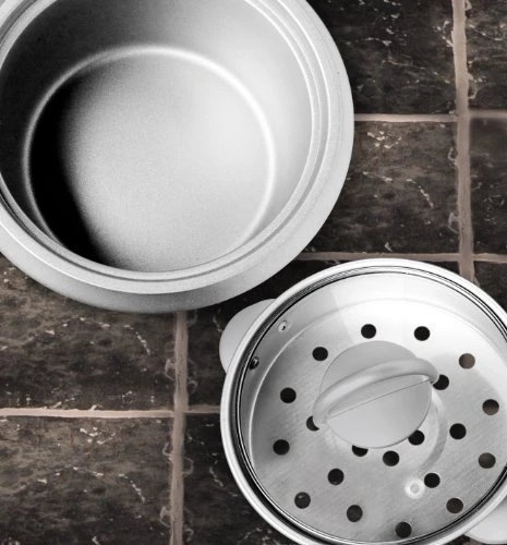 Oster® CKSTRCMS14-R 7-Cup Uncooked Resulting In 14-Cup Cooked Rice Cooker With Steam Tray, Red 5 Oster® CKSTRCMS14-R 7-Cup Uncooked Resulting In 14-Cup Cooked Rice Cooker With Steam Tray, Red - Image 3