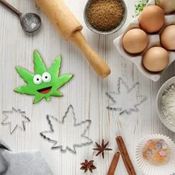 EEKLEAF Large Cookie Cutters DIY Accessories Stainless Steel Cookie Press, Pancake Mold, Mini Cookies Stamps, Brownie Cutter, Gifts For Men & Women (Set Of 3 PCS - Leaf Shape) -Wilton Shop 51xzLsFZJTL