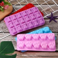 Puppy Dog Paw Bone Silicone Mold, Baking Mold, Used For Jelly, Candy, Chocolate,Ice Cube, Can Bake Dog Snack Biscuits -Wilton Shop 613M0PnWgcL