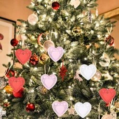 4 Inch Mini Valentine Heart Doilies Cutouts Lace Paper With 3 Colors Red, Pink And White For Valentine's Day Party (300 Pieces) -Wilton Shop 615vTiZhNuL